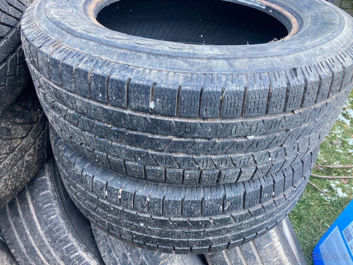 Zimní pneu 215/65 R16 - 2