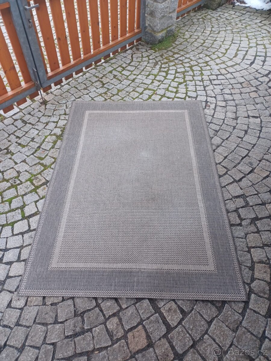 přírodní šedý koberec - 2