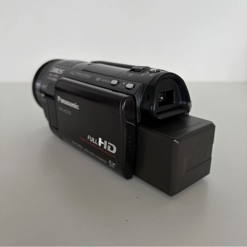 Panasonic HDC-HS700 - 2