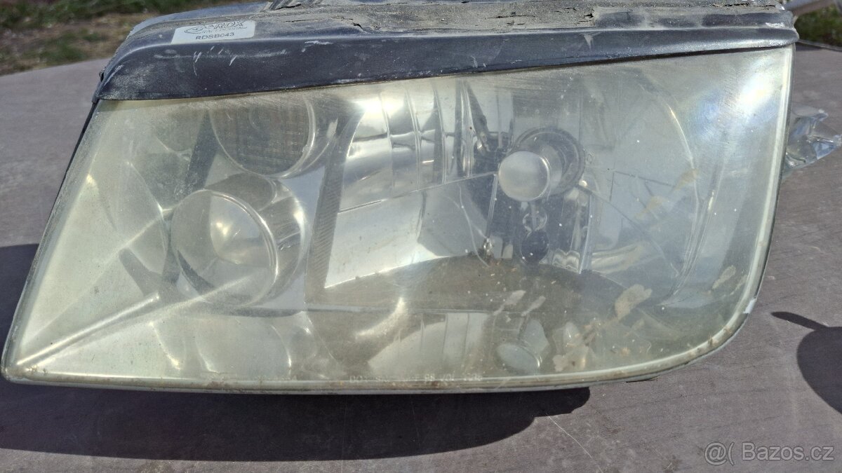 Prodám přední světla na VW BORA - 2