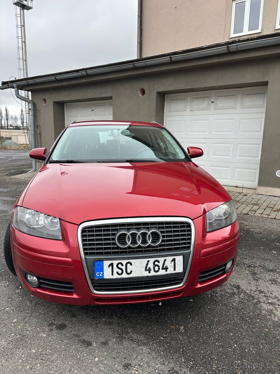 AUDI A3 1.6 i - 2