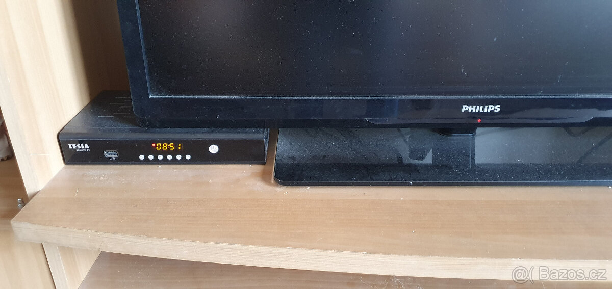 Prodám 2 TV PHILIPS + 2 Set-top boxy Tesla - 2