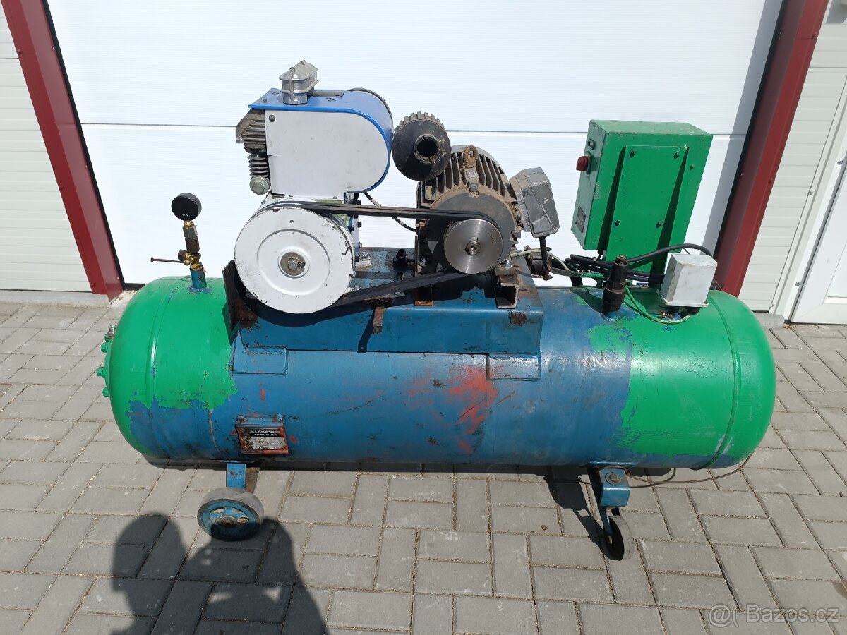 Kompresor Orlík 300l - 2