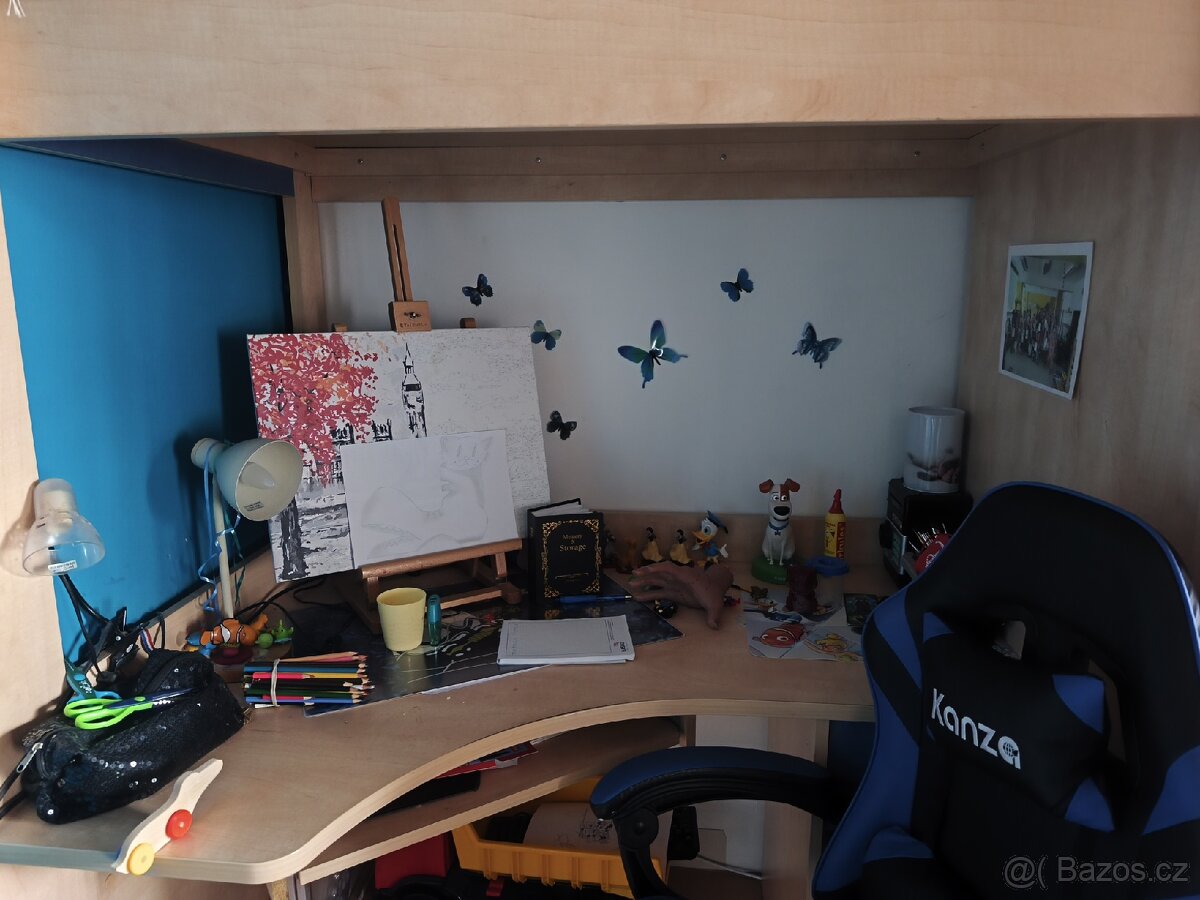 Postel s PC stolem - 2