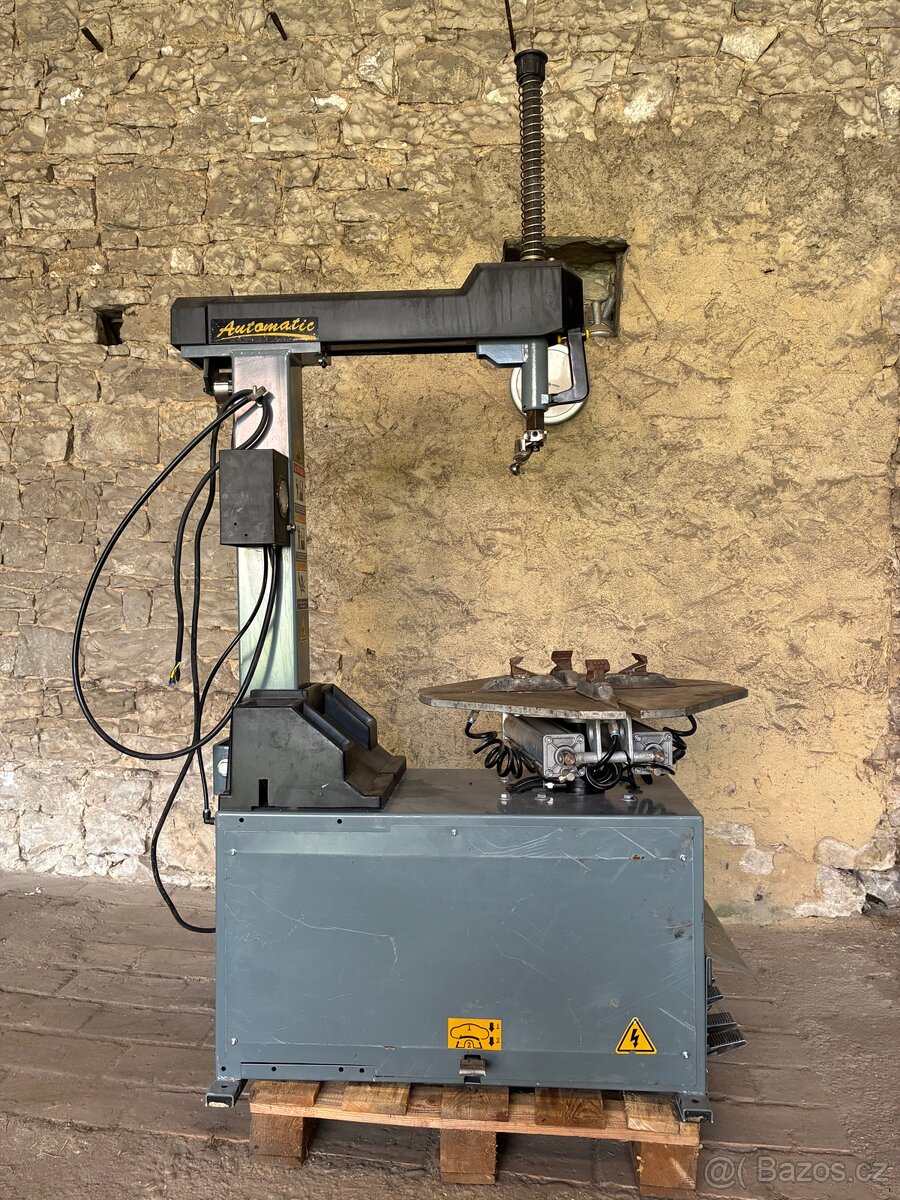 Automatická zouvačka pneumatik Evert Bright - 2