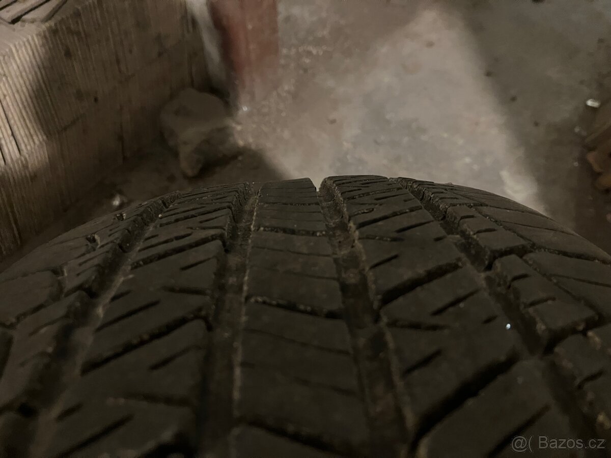 Zimní pneu 255/65 R19 continental - 2