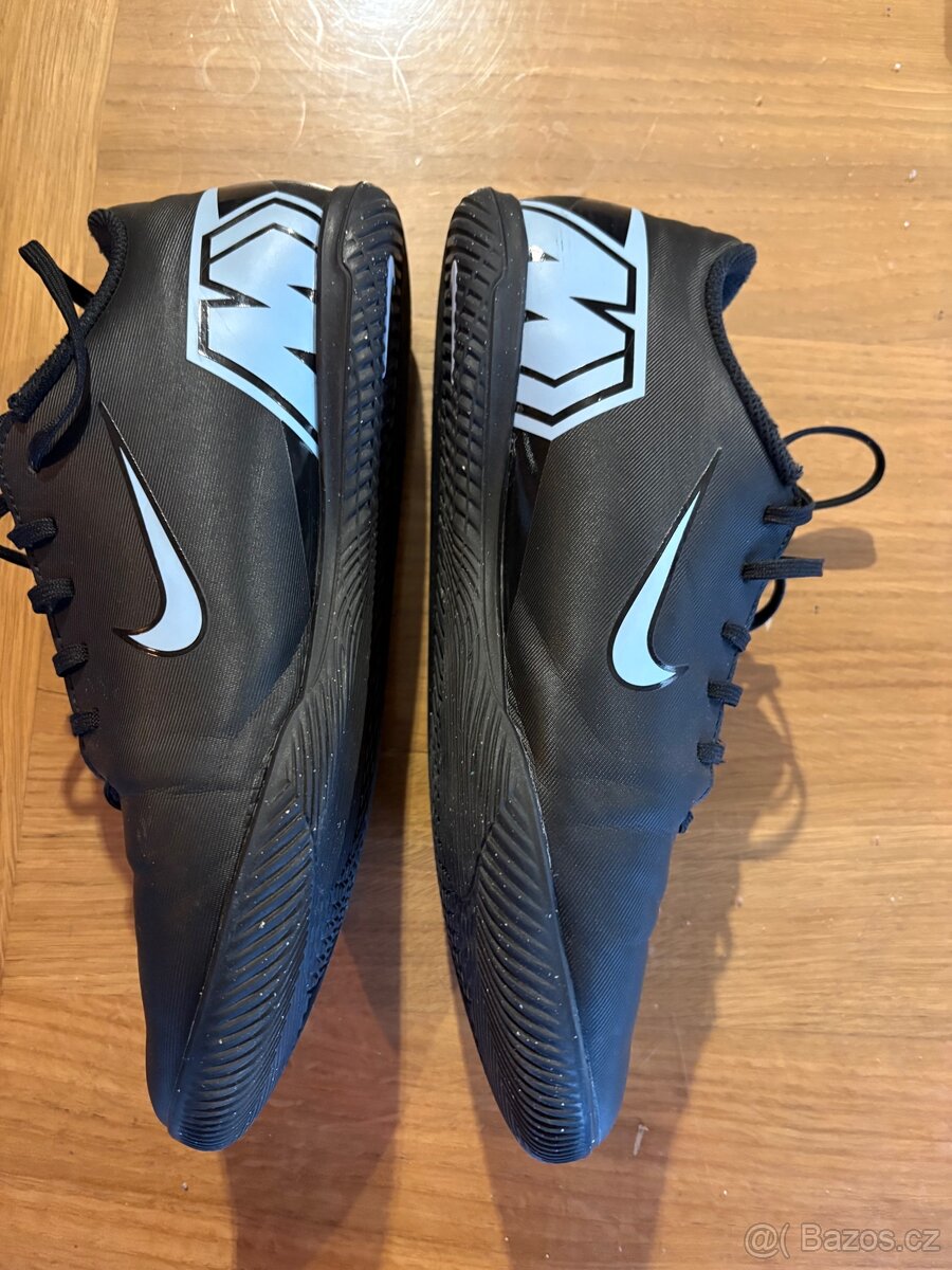 Sálovky NIKE - 2
