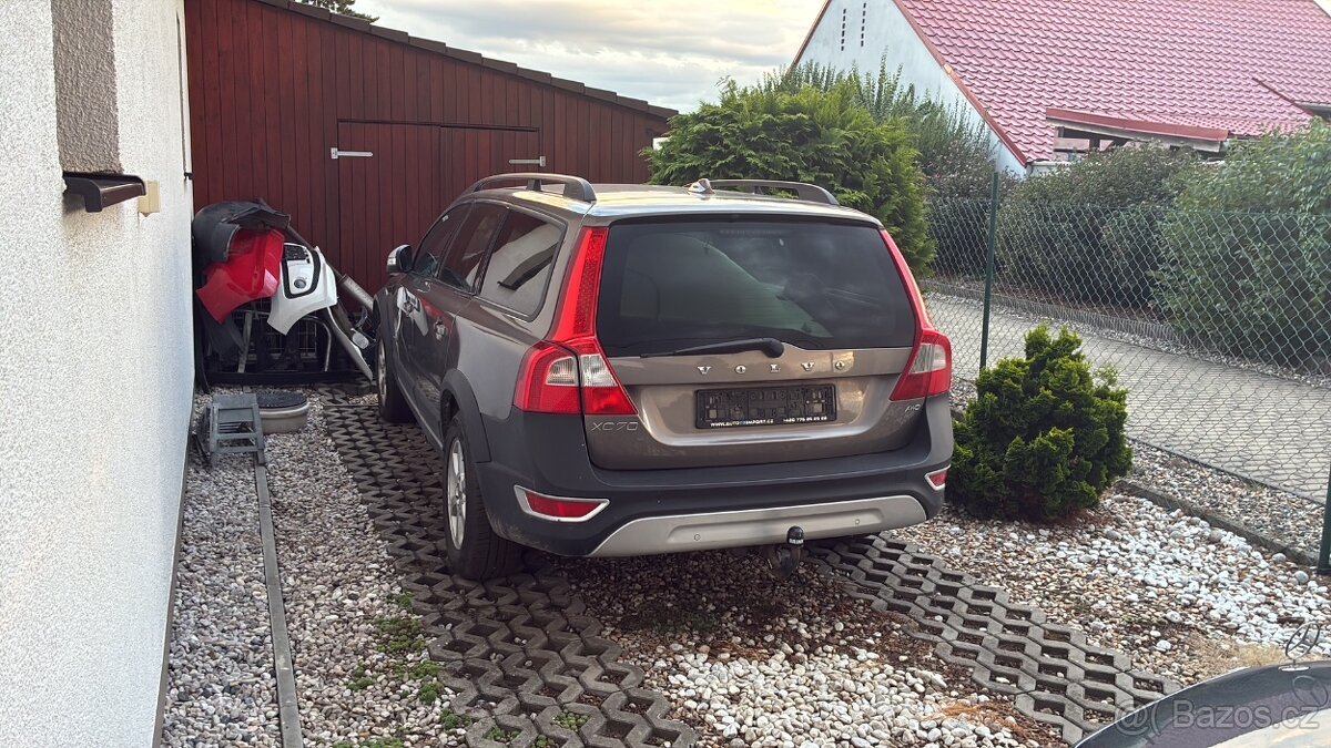 volvo xc 70 - 2