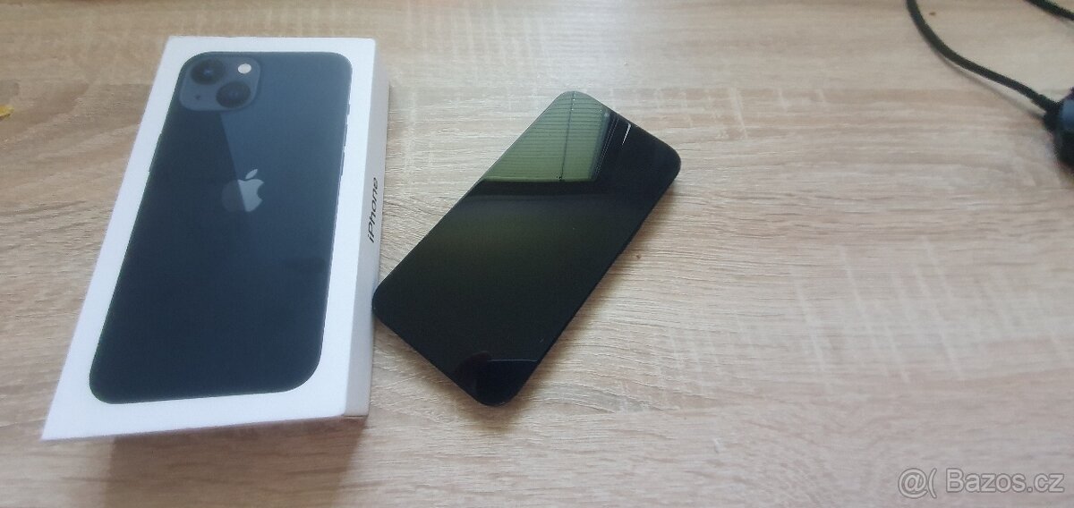 iPhone 13 na náhradní díly - 2