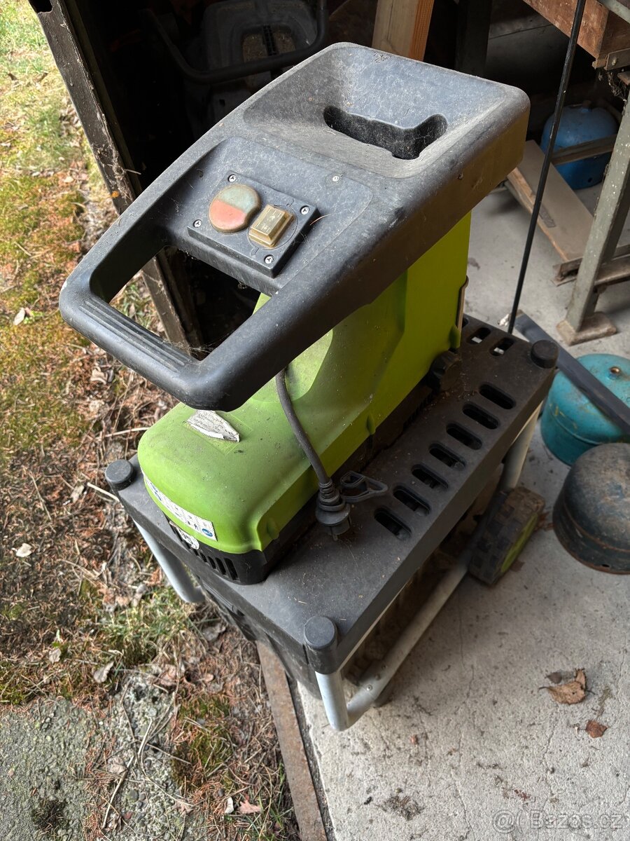 Elektrický drtič větví/štěpkovač Fieldmann - 2