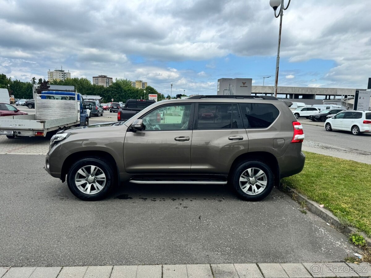 Land Cruiser 150, 83tkm, 2015, EXECUTIVE hněd.metal.