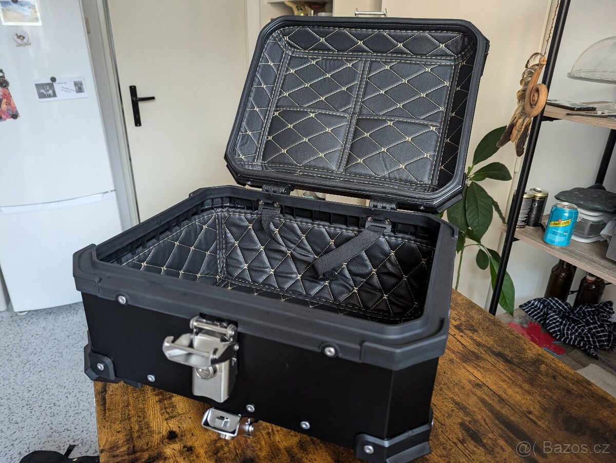 Kufr na motorku Top box 28L + plotna - 2