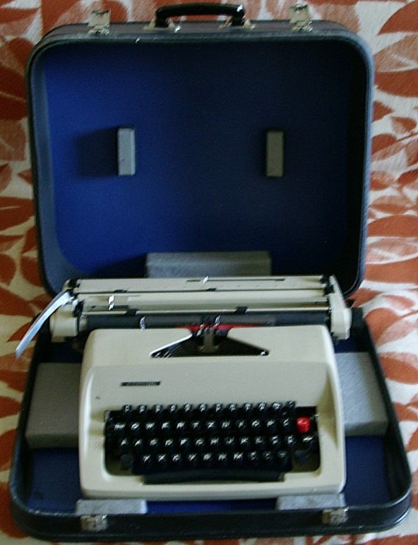 kufříkový psací stroj Consul - 2