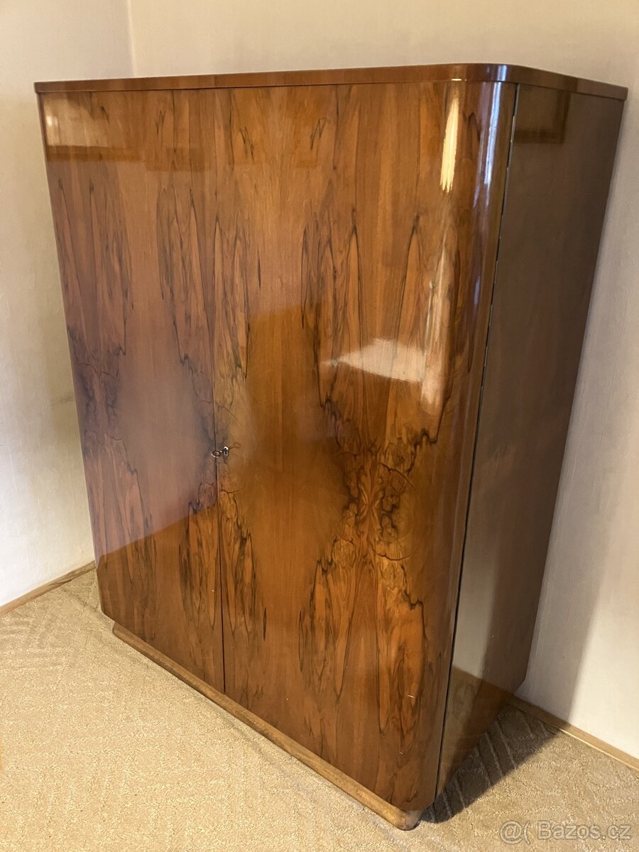 Šatní skříň (50. léta) - 2