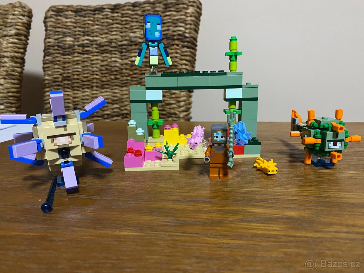 LEGO® Minecraft® 21180 Boj se strážci - 2