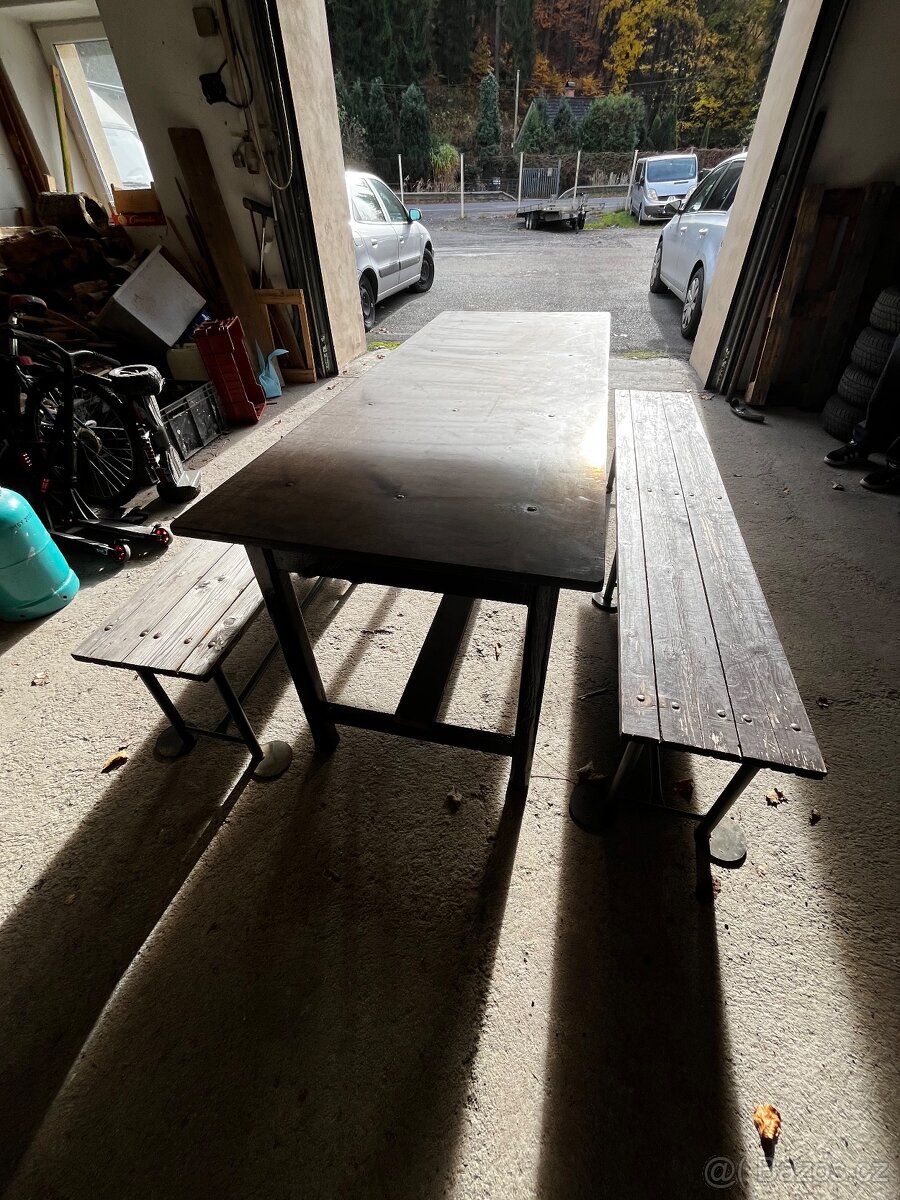 Stůl a lavice - 2