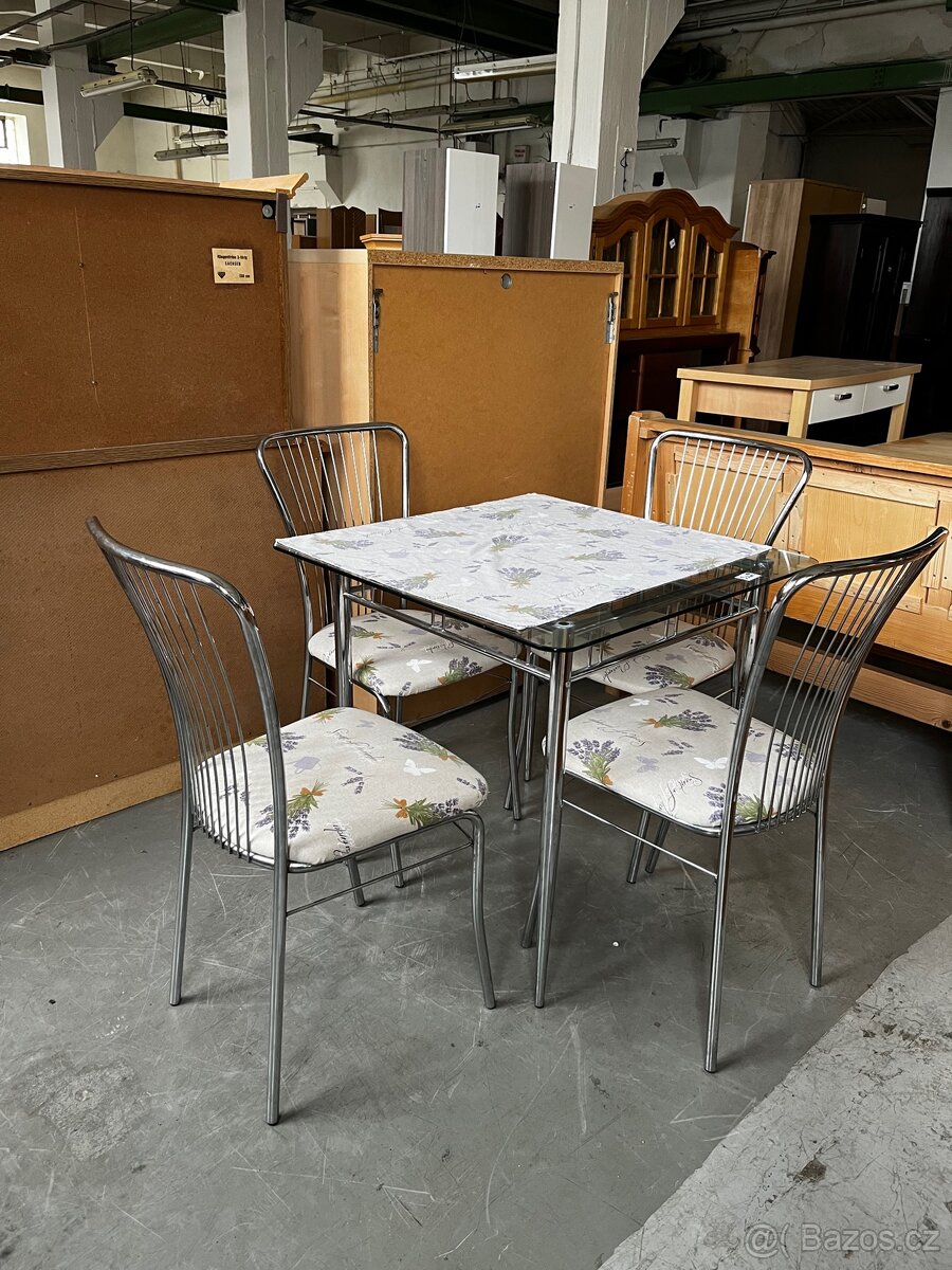Jídelní stůl se židlemi - 2