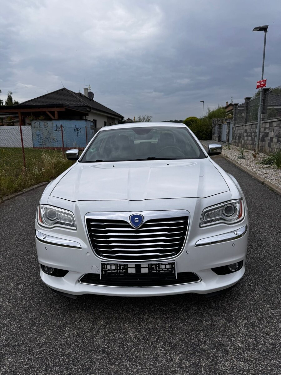 Lancia Thema-Chrysler 300 C - 2