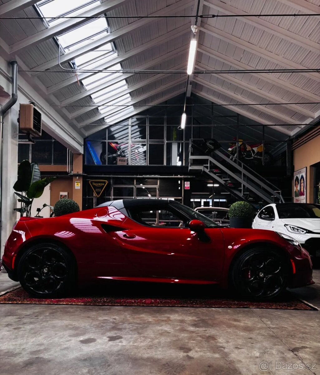 Alfa Romeo 4C 1750 TBi Spider - 2