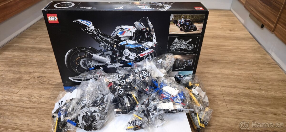 LEGO® Technic™ 42130 BMW M 1000 RR - 2