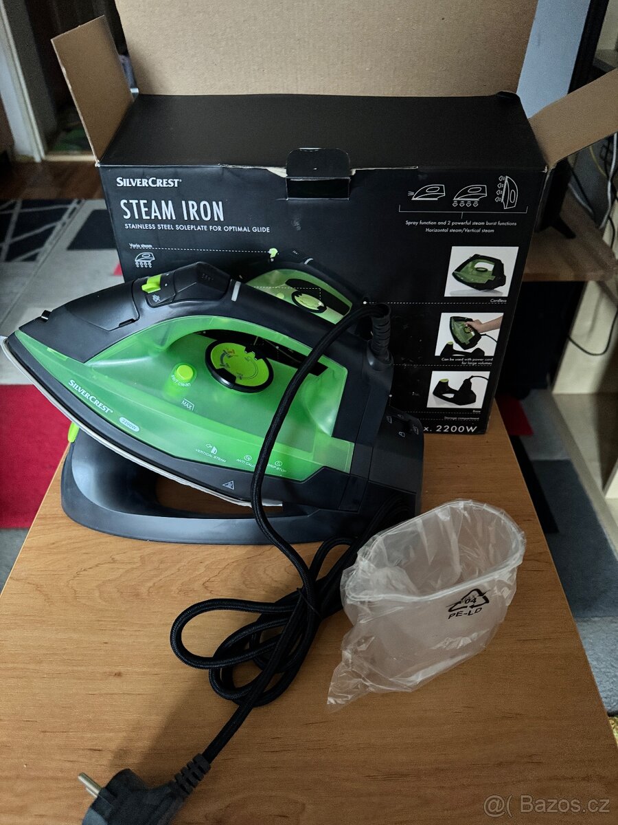 napařovací žehlička se základnou - 2