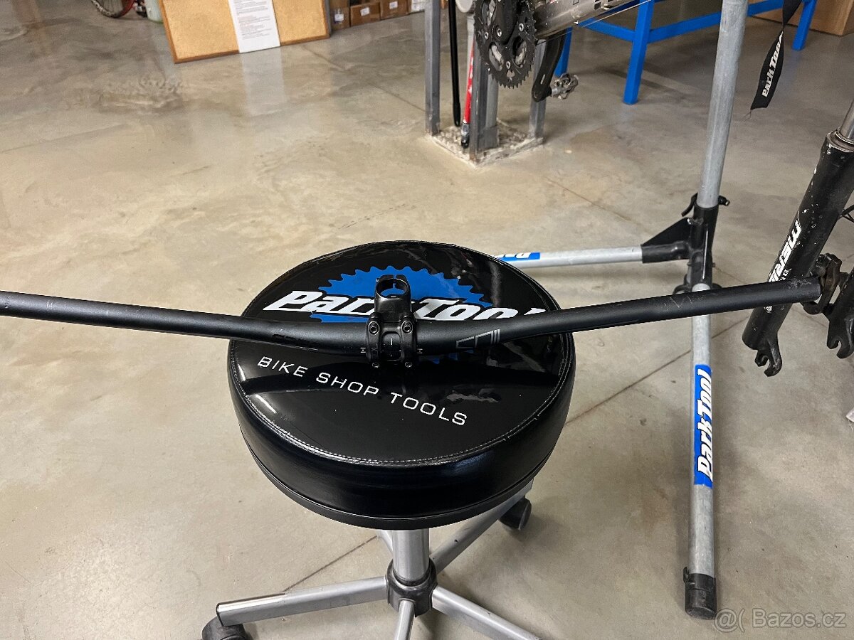 Řídítka a představec - 2