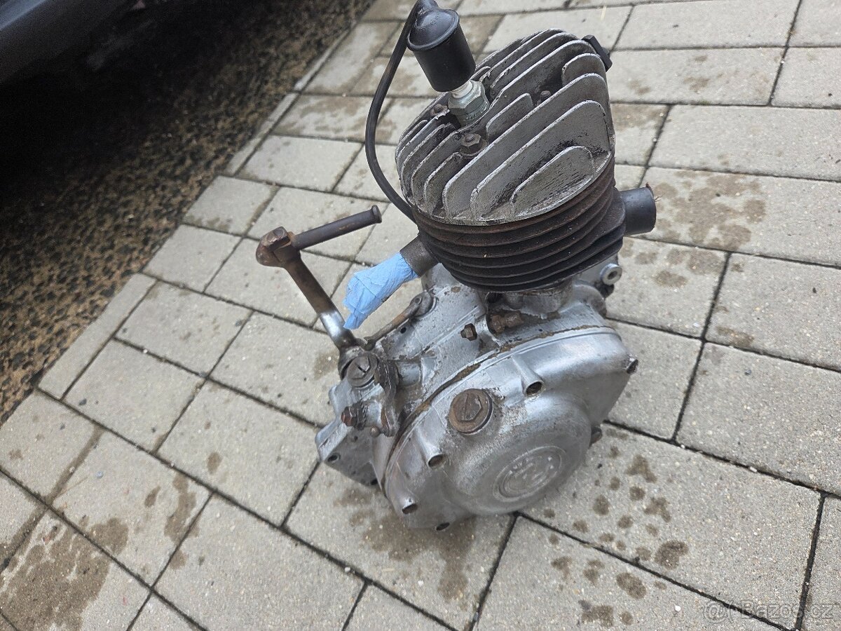 Motor ČZ 125 A - 2