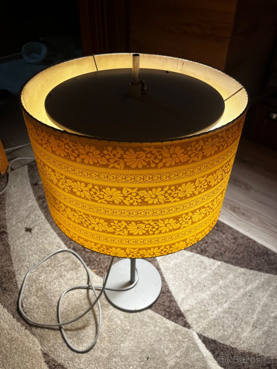 Krásná retro lampa s pevným látkovým stínidlem top stav - 2