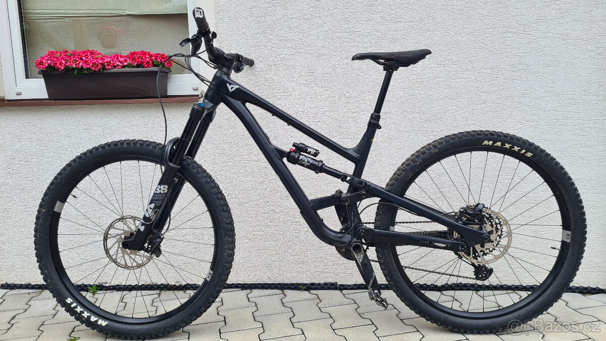 YT Capra 29 CORE, Vzduch. tlumiče FOX, SRAM NX 1x12, Rám M - 2