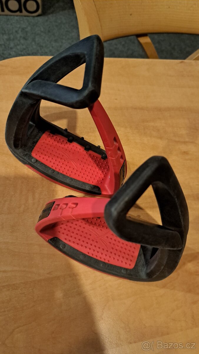 Bezpečnostní třmeny Freejump - 2