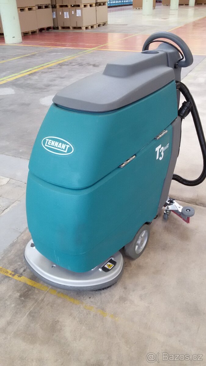 Podlahový mycí stroj Tennant T3 Disk 50 s vlastním pojezdem - 2