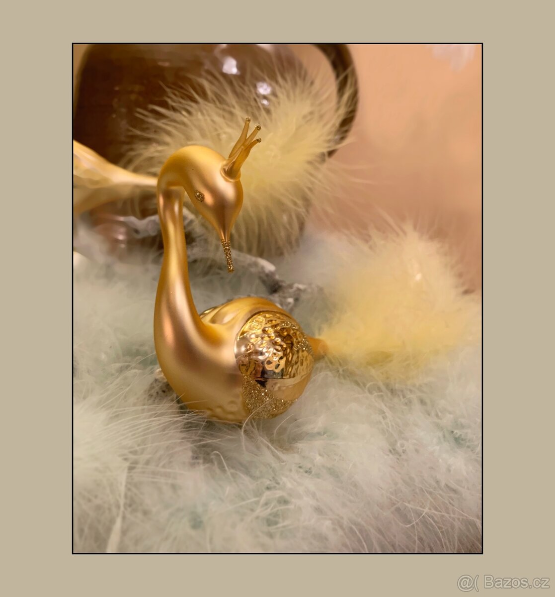 Elegantní Vánoční ozdoba Labuť s korunkou Zlatá skleněná - 2