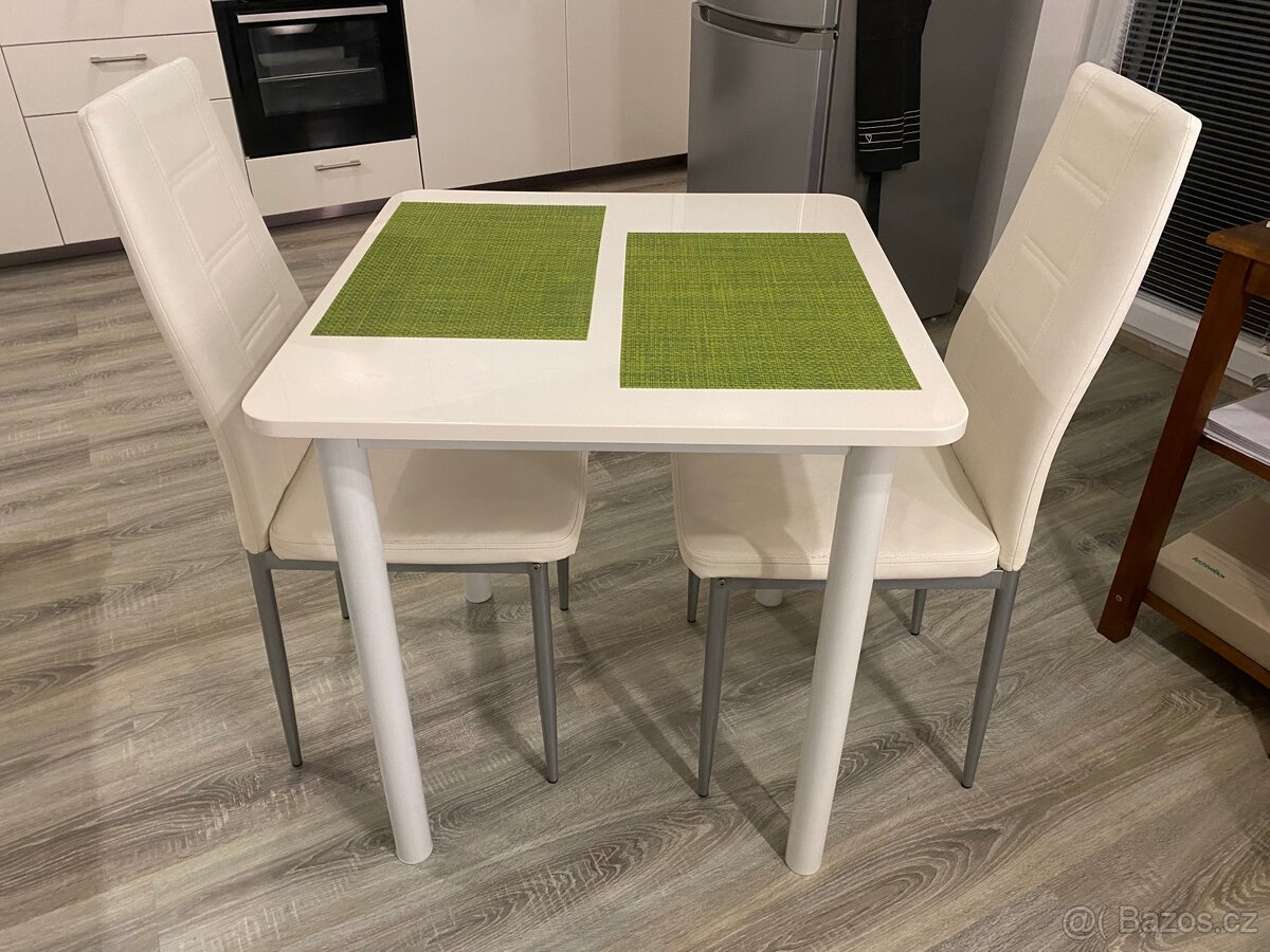 PRODÁM KUCHYŇSKÝ STŮL + 2 ŽIDLE - 2