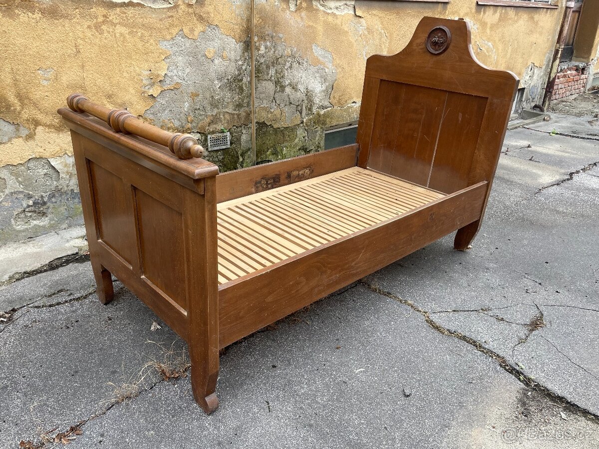 ✅ Starožitná postel z masivu | vyřezávané čelo - 2