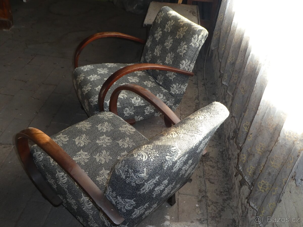 Stará křesla z 40. let. - 2
