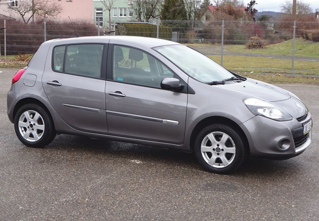 Renault Clio 1.2i r.v.2012 (55 kw) 1.Majitel - 2