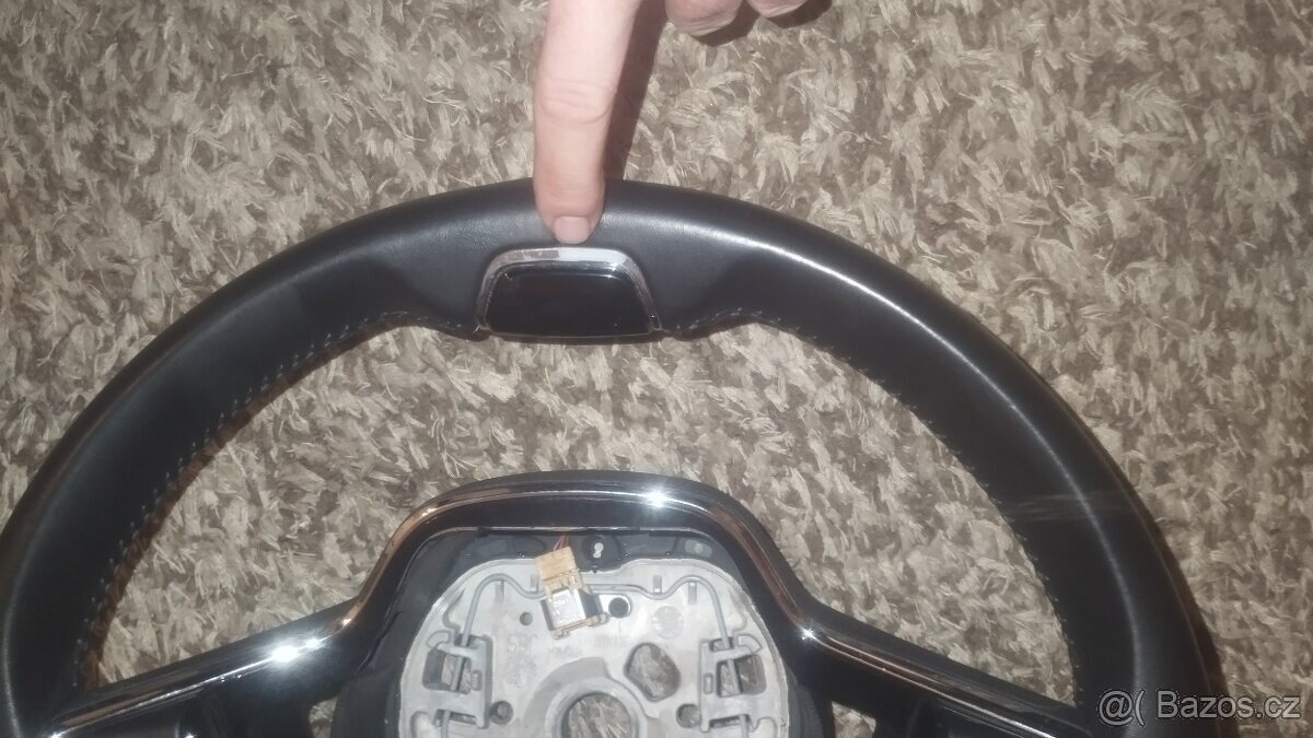 Dvouramenný volant Škoda s pádly - 2