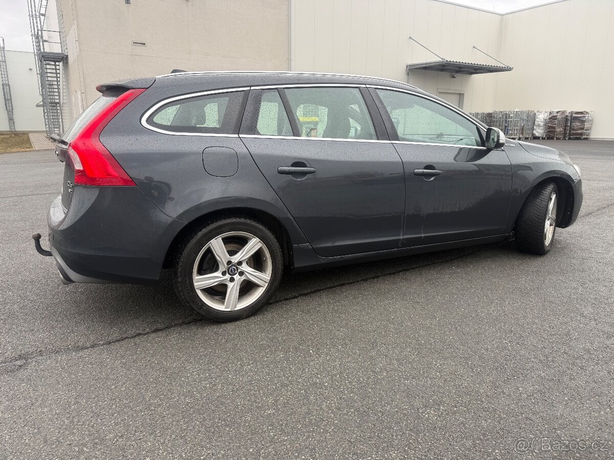 Volvo V60 D6 hybrid 4x4 - 2