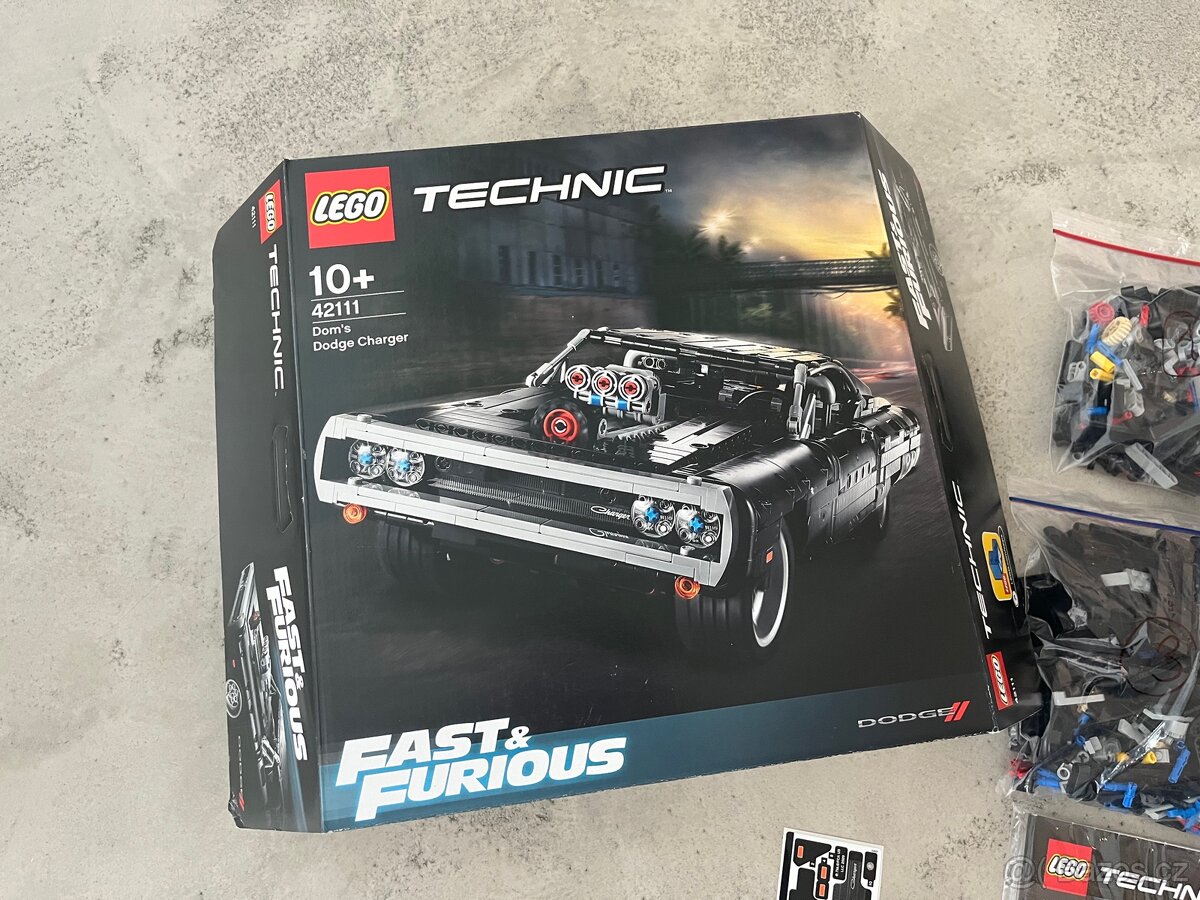 LEGO 42111 Technic - Dom's Dodge Charger - 2