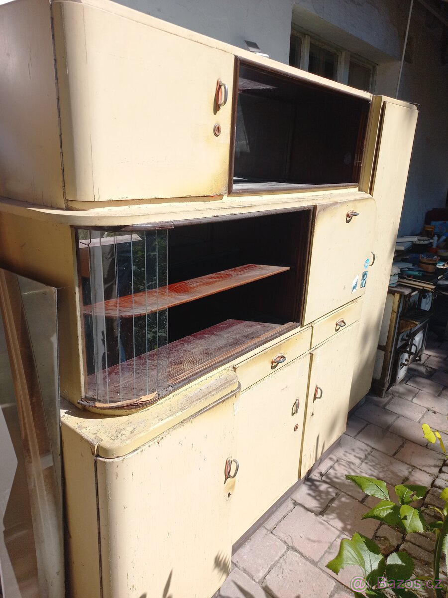 Starý kredenc - 2