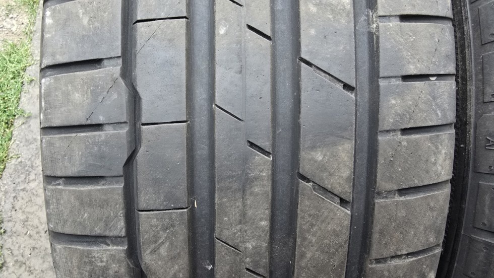 Letní pneu 245/45/19 Hankook - 2