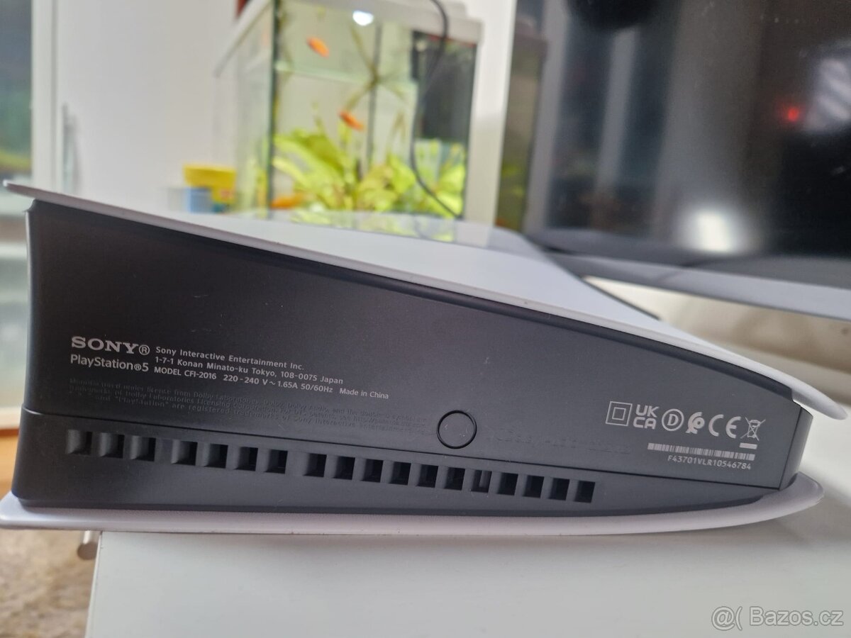 PS5 slim v TOP stavu - 2