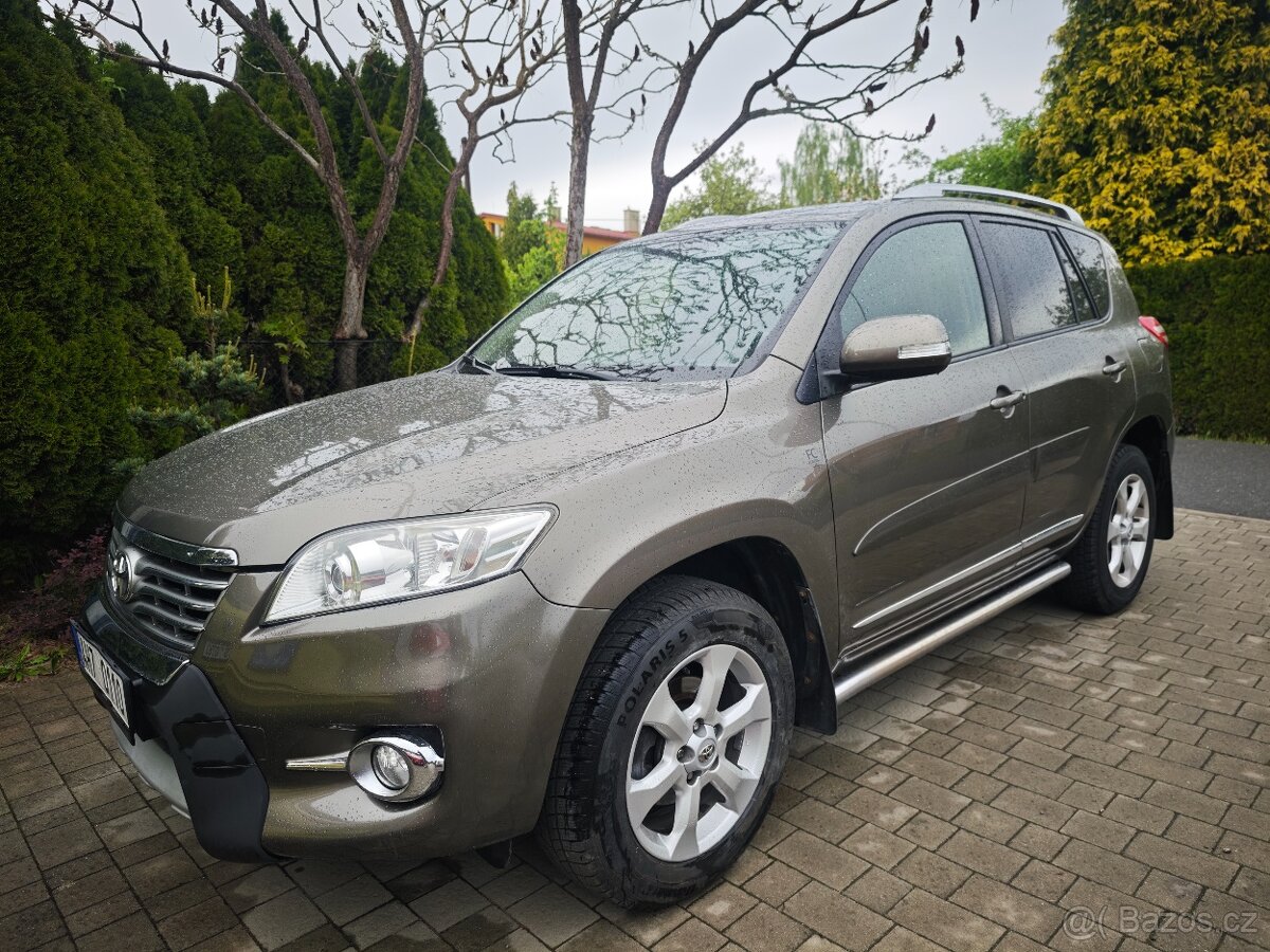 Toyota RAV4 2.2d 4x4 nová STK - 2