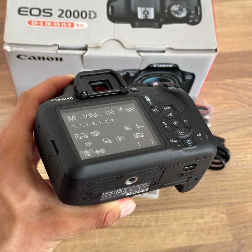 Canon 2000D tělo - 2