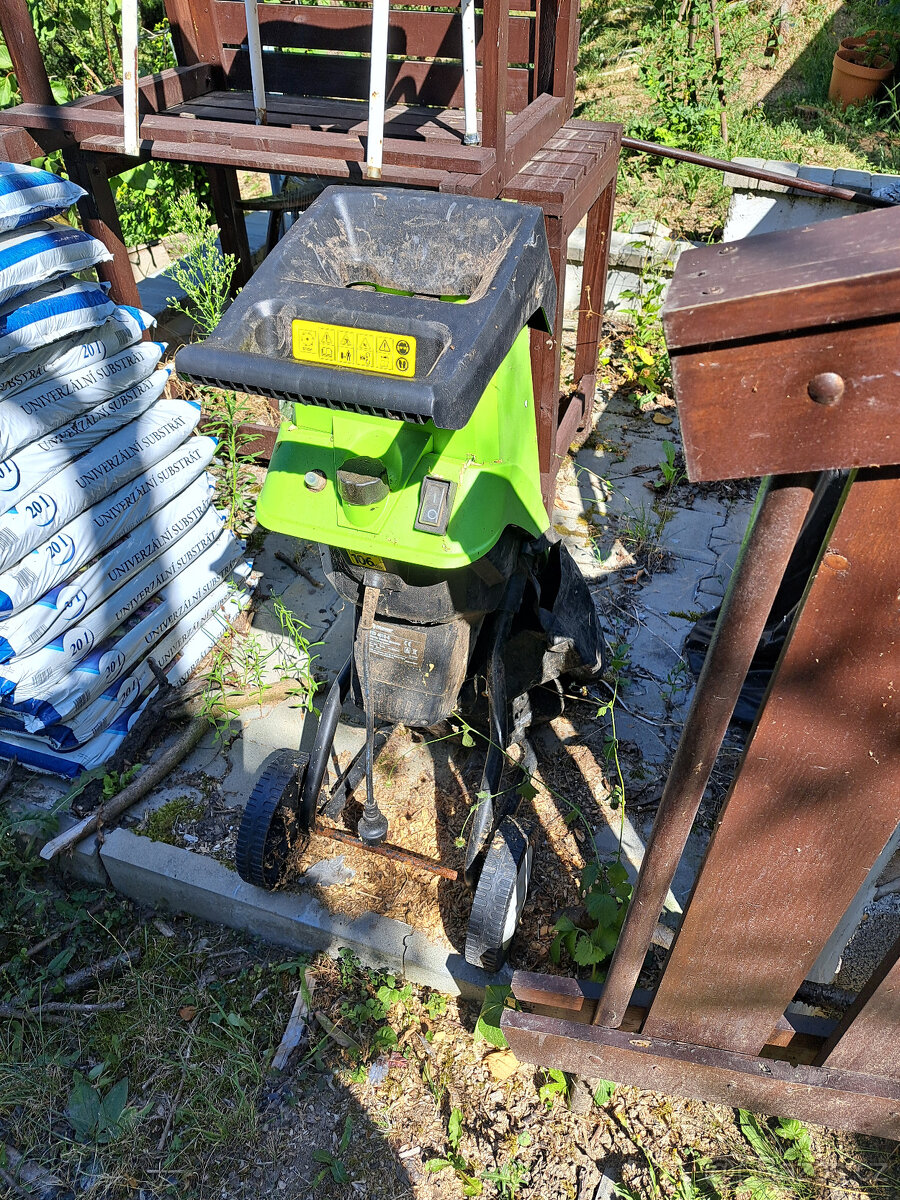 Drtič větví Fieldmann - 2