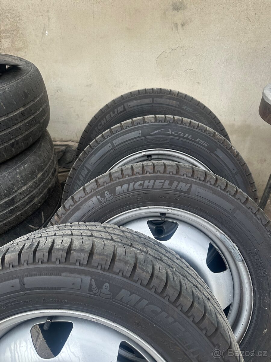 Letní pneu 215/60r17c - 2