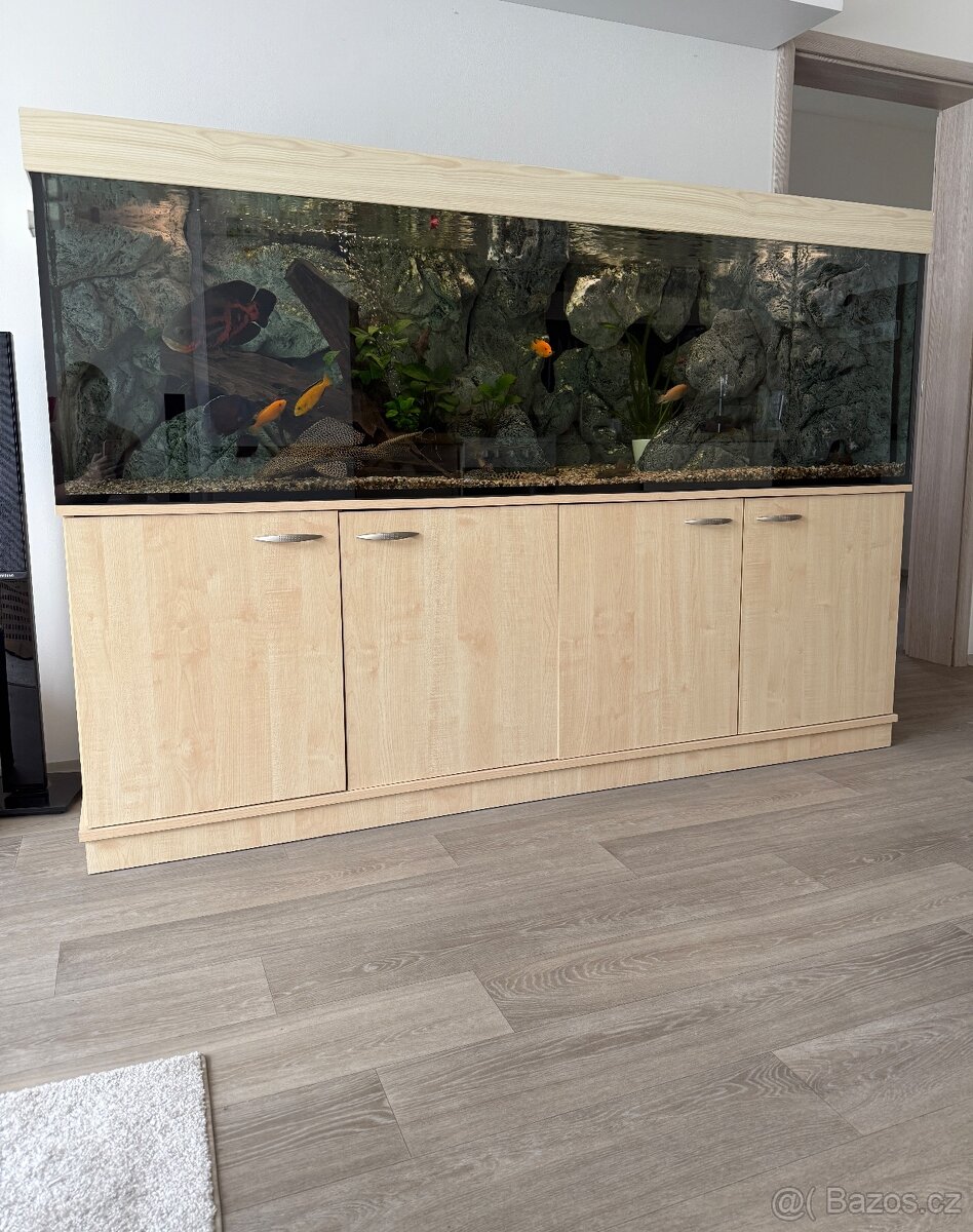 Kompletní akvárium 720l - 2