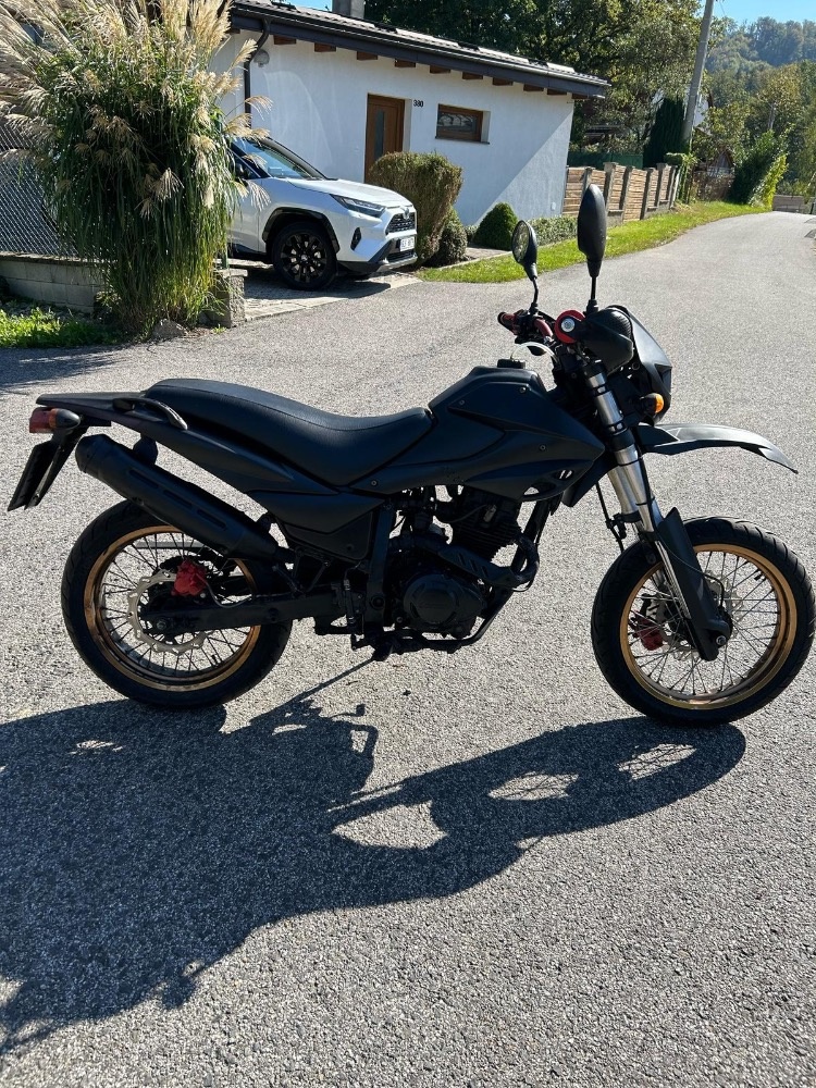 Loncin XM - 125