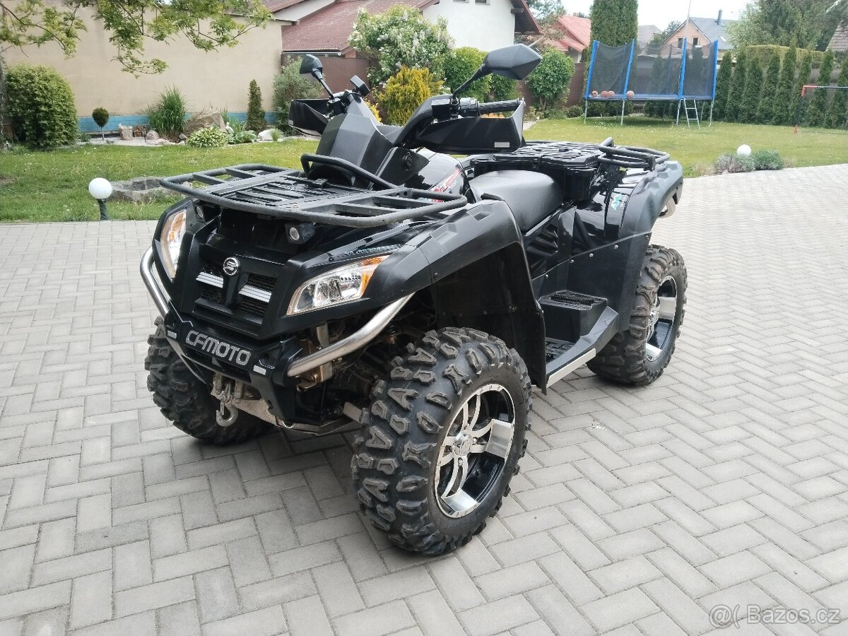Cf moto gladiátor X8