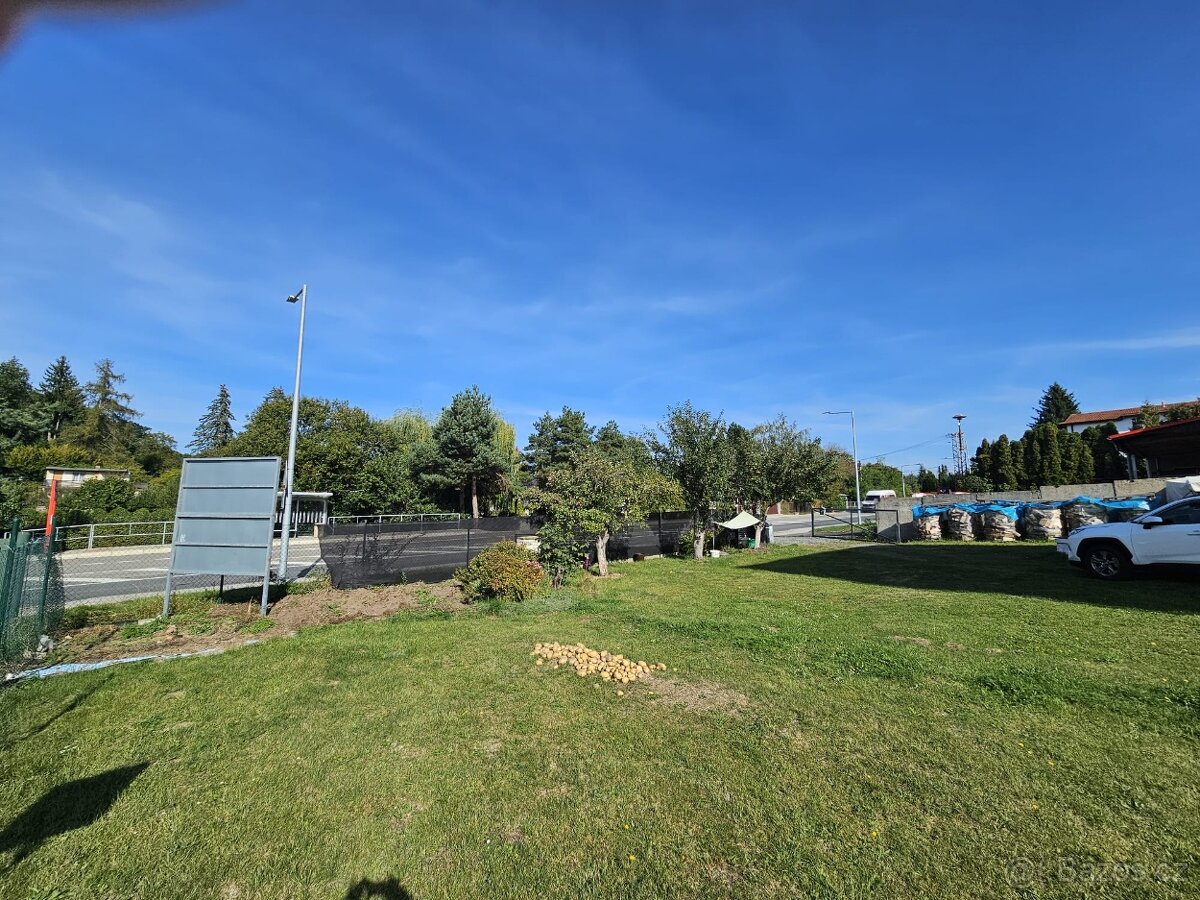 Prodej staveb. pozemku, komplet zasíťovaný na Praze východ - 2